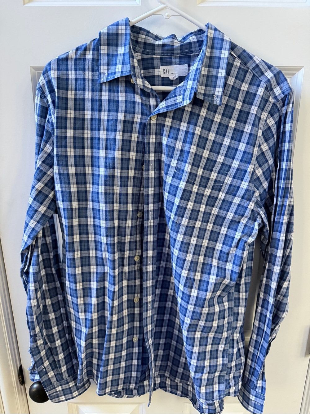 GAP Men's Blue and White Plaid Button-Down Shirt